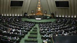 جمهوری اسلامی: مجلس نه انقلابی عمل می‌کند، نه قوی