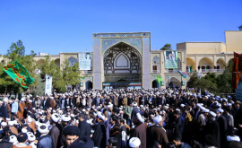 روزنامه جمهوری اسلامی: بودجه حوزه‌های علمیه را قطع کنید