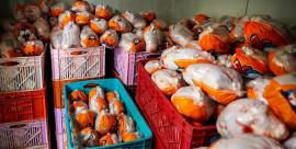 روزانه بیش‌ از ۱۰۵ تن گوشت مرغ در بازار استان  توزیع می شود