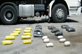 ۴۵ کیلوگرم مواد مخدر از یک کامیون در گمرک بوشهر کشف شد