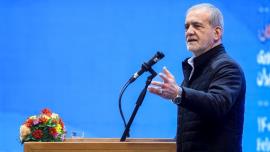 درخواست پزشکیان از خبرنگاران در روز خبرنگار: از حقیقت ایران هم دفاع کنید