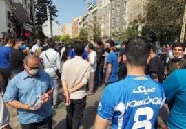 ویدیو / تجمع هواداران استقلال مقابل مجلس | شعار علیه وزیر و مدیران باشگاه