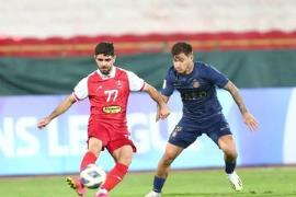 عکس/ عمری با پرسپولیس ۴ ساله تمدید کرد