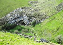 غار هارپیا ؛ اینجا زمین کاملا چین خورده است!+عکس
