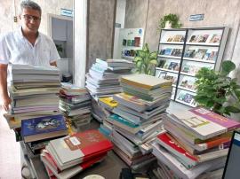 خیر جمی ۱۲۸ جلد کتاب به کتابخانه عمومی این شهرستان اهدا کرد