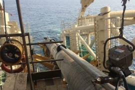 برای نخستین بار، گاز از زیر بستر دریا به جزیره شیف انتقال یافت