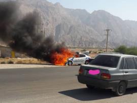 نقص در سیستم برق علت آتش سوزی خودرو پلیس در حوالی شهر اهرم