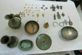  اشیای تاریخی کشف شده به موزه باستانی برازجان منتقل می شود