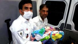 عجله نوزاد تنگستانی برای تولد در آمبولانس +عکس