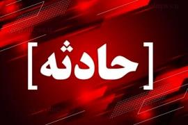 امدادگران هلال احمر پسر بچه ۱۰ ساله را در ساحل گناوه نجات دادند