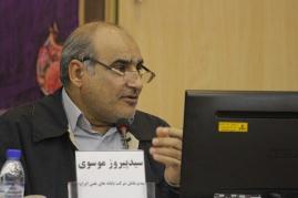 ایران نفت روی آب و بدون مشتری ندارد