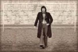 تصویری از اسطوره خوش تیپ استقلال با سیگار!