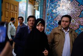 عکس/ قابی از دختر حسن روحانی و همسرش در حسینه ارشاد