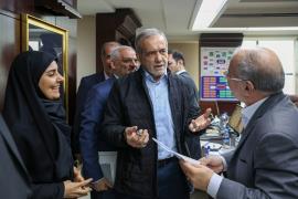 آقای مسعود پزشکیان! از خانم فرزانه صادق یاد بگیرید