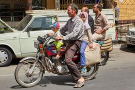 فیلم/ ۲۱ نفر سوار بر ۳ موتورسیکلت در دشتستان 
