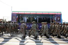 رژه روز ارتش در بوشهر برگزار شد +عکس