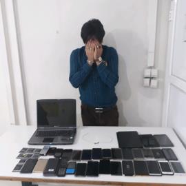 دستگیری صادر کننده گوشی های سرقتی به کشور همسایه + عکس