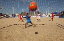مسابقات فوتبال ساحلی جوانان کشور در گناوه آغاز شد