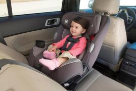 پلیس: ضرورت استفاده از صندلی کودک در اتومبیل