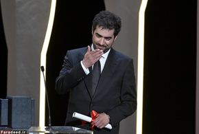 تصاویر/ شهاب‌حسینی لحظه دریافت جایزه بهترین بازیگر 
