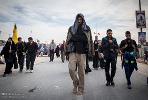 تصاویر/راهپیمایی زائران اربعین حسینی از نجف به کربلا