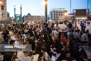 تصاویر/افطاری‌های خیابانی در تهران 