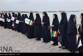 تصاویر/زنجیره انسانی بوشهری ها در حمایت از سپاه