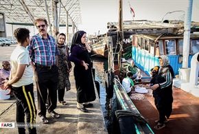 فروش «میگو» در اسکله‌های بندر بوشهر
