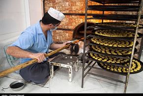 کارگاه پخت نان برنجی و کاک در کرمانشاه