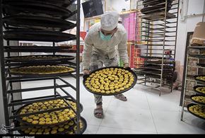 کارگاه پخت نان برنجی و کاک در کرمانشاه