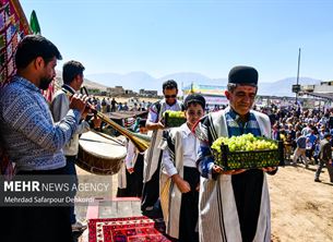 جشنواره گردشگری انگور در شهر ناغان