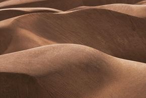 کوه های مریخی و اسکله بریکس قشم