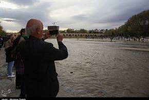 بازگشایی آب زاینده رود