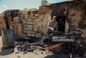 کارگاه تولید زغال در بوکان
