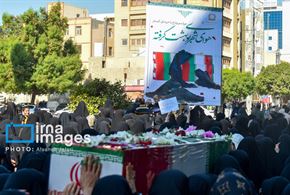 تشییع پیکر شش شهید گمنام در بوشهر