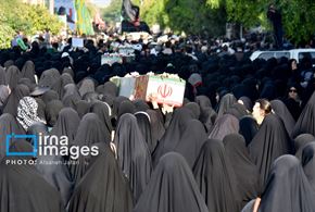 تشییع پیکر شش شهید گمنام در بوشهر