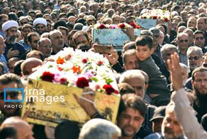 تشییع پیکر شش شهید گمنام در بوشهر