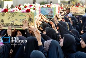 تشییع پیکر شش شهید گمنام در بوشهر