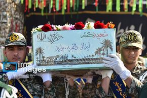 تشییع پیکر شش شهید گمنام در بوشهر